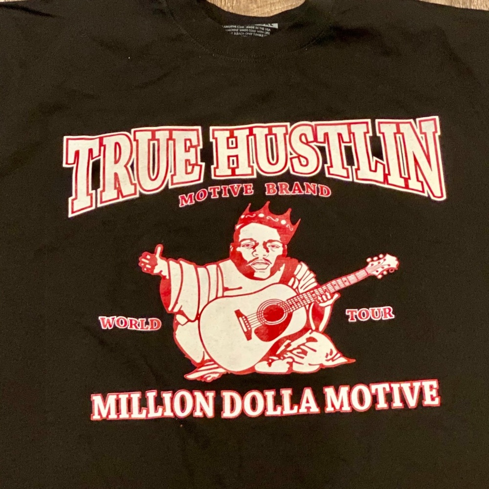 Tee Shirt - Picture 2 of 3